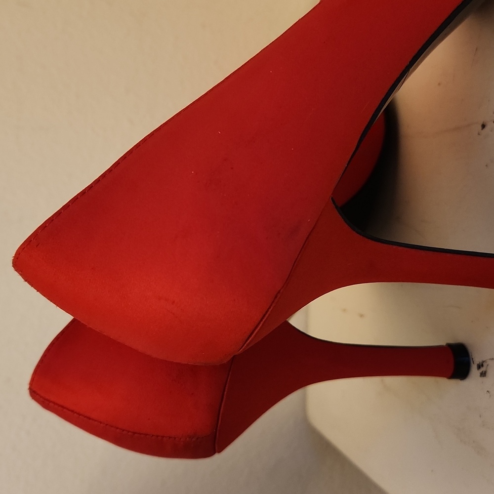 ♤ Summer Rio Bright Red Heels - Picture 7 of 11